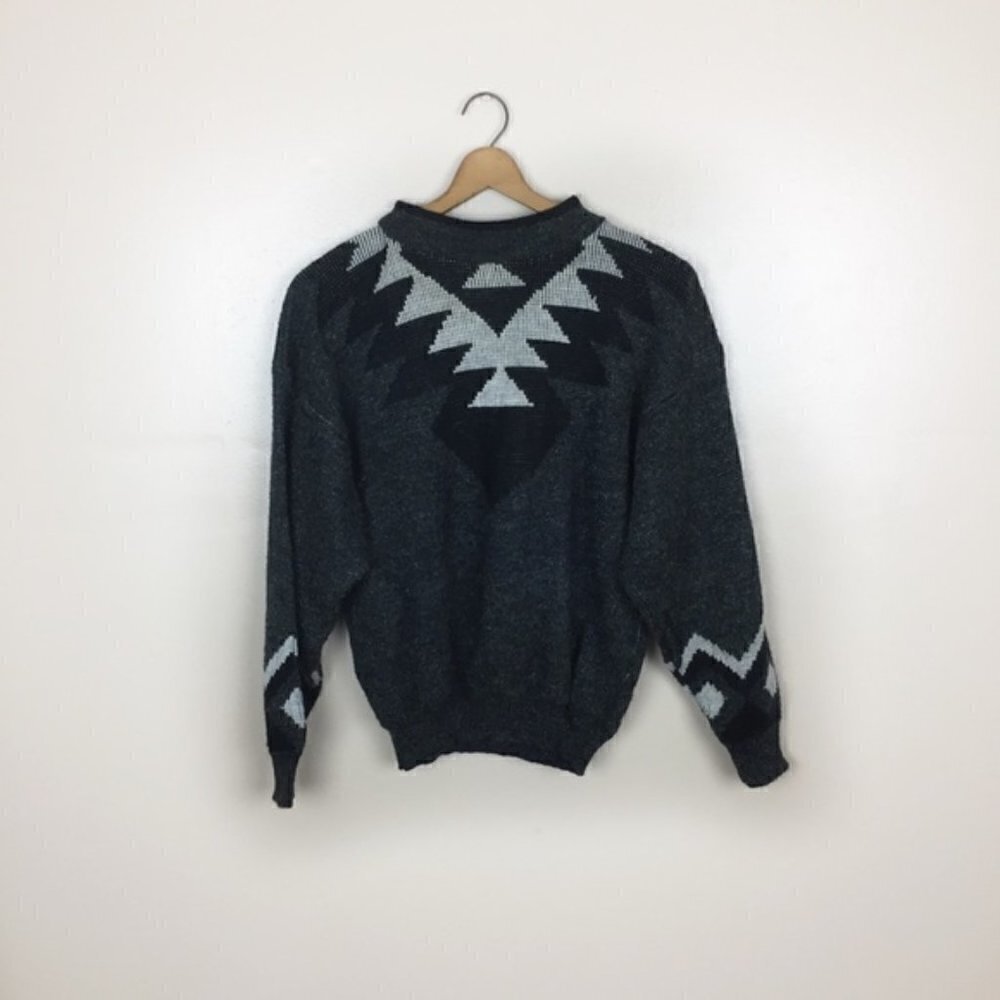 Women's Large Vintage Gray & Black Aztec Print Sweater